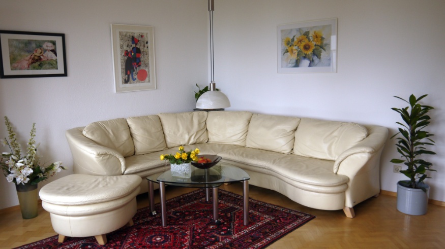 Wohnzimmer Licht durchflutet